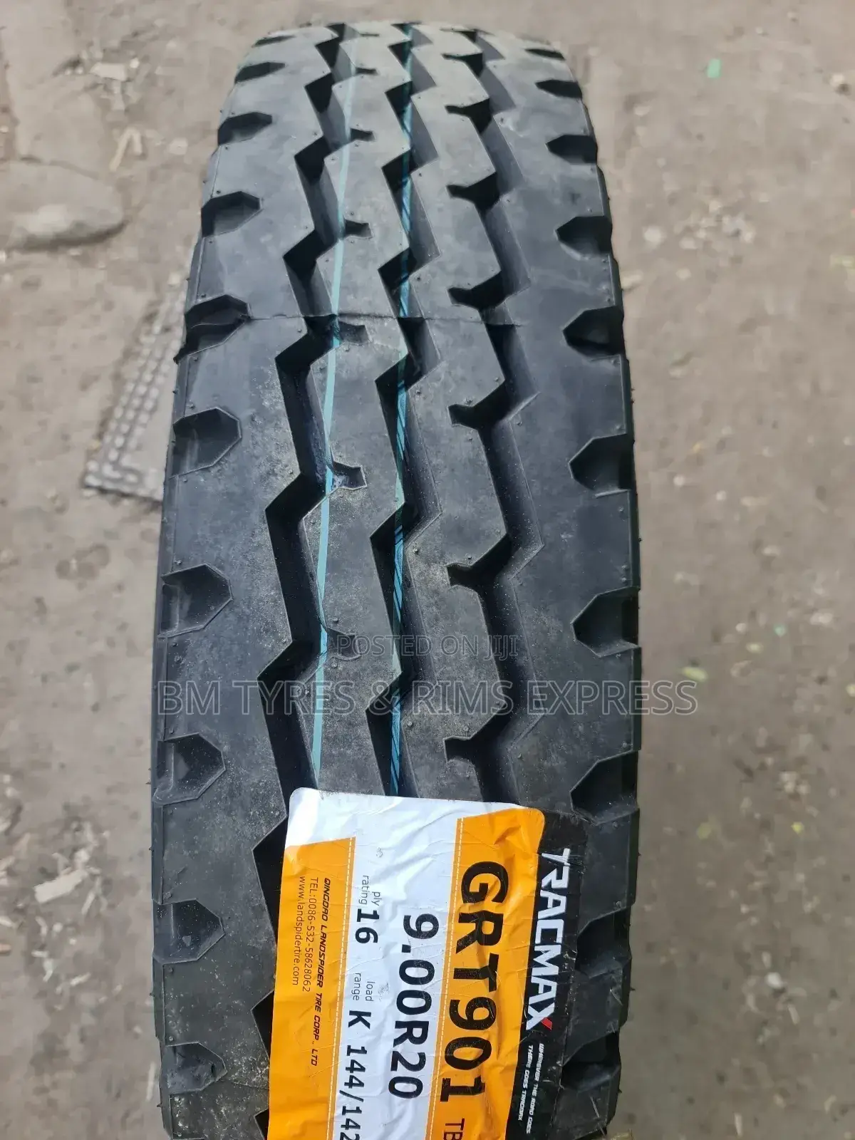 900 R20 Tracmax Tyres (Allposition)