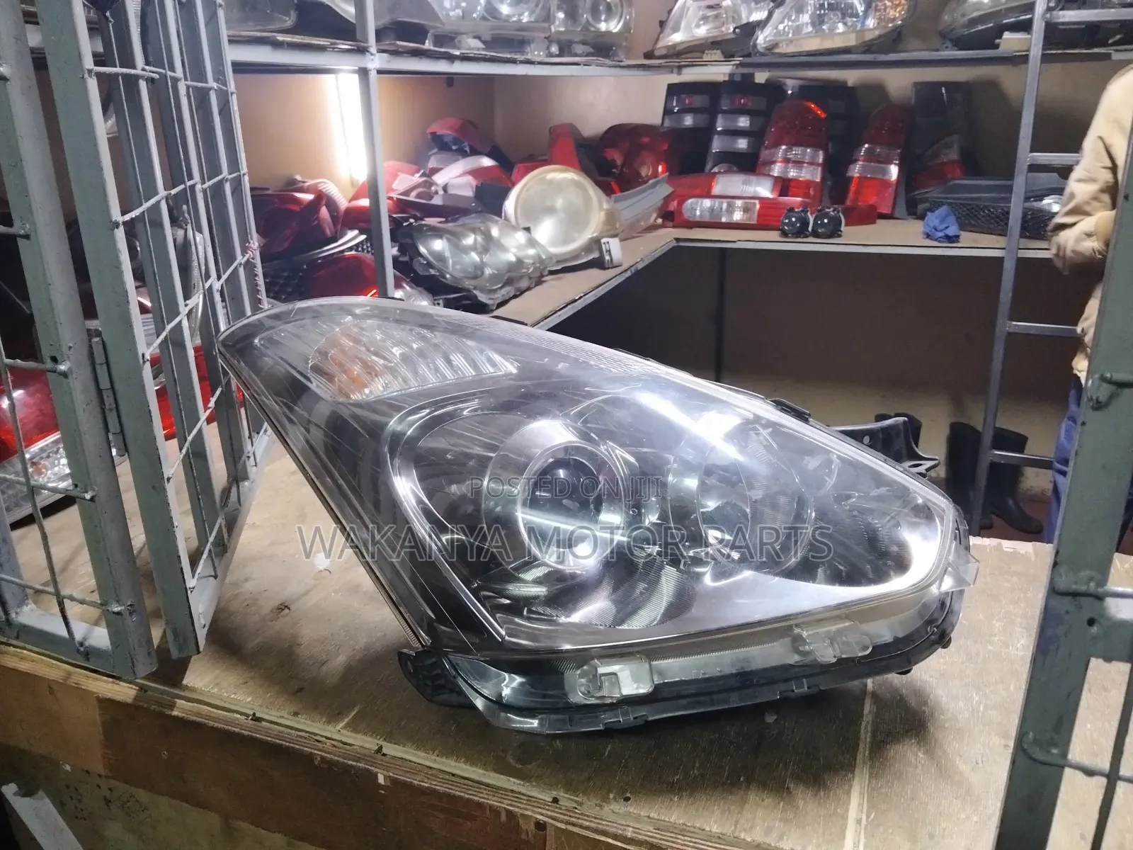 Toyota Wish 2006/2008 Xenon Headlamp, Clean Ex Japan