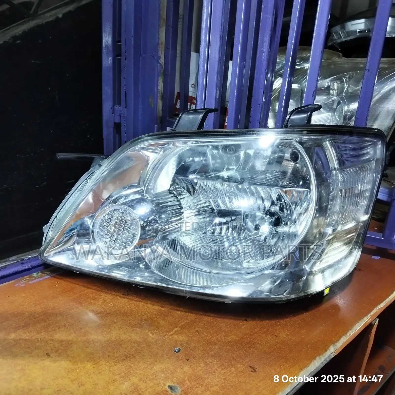 Toyota Noah 2002/2003 Xenon Headlamp, Clean Original Ex Japan Spare