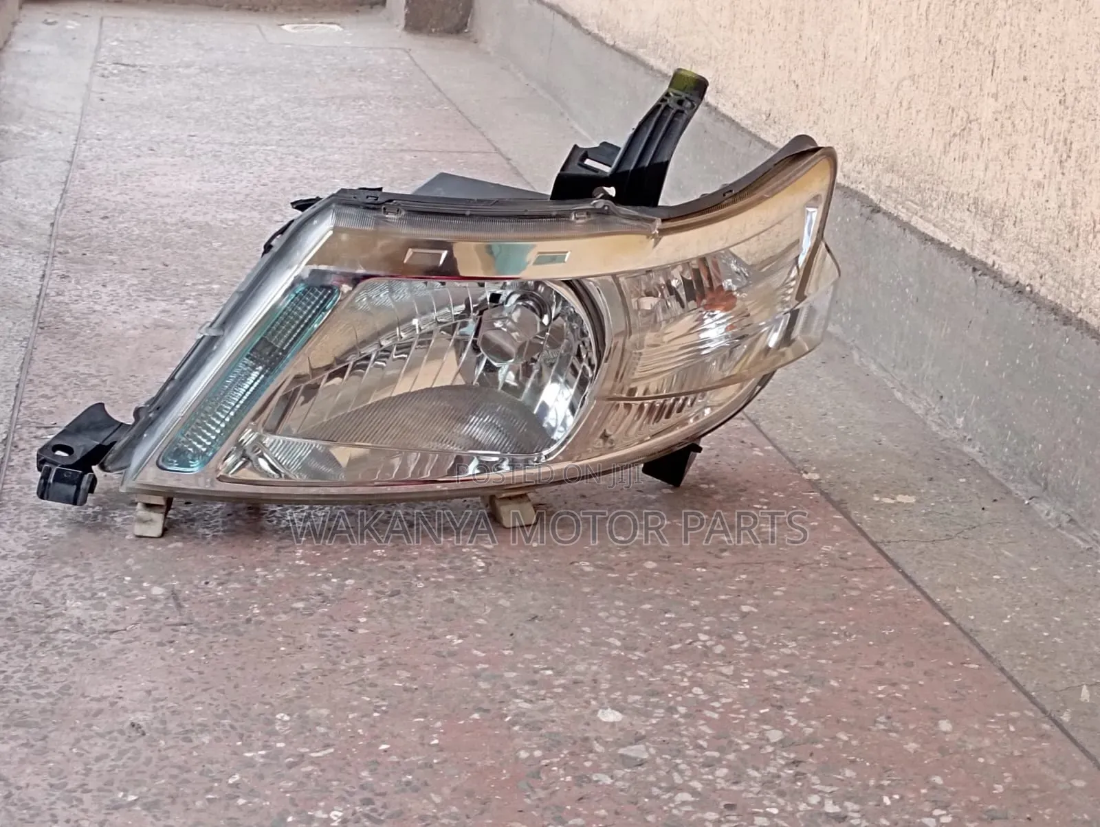 Nissan Serena C25 Model 2005/2006 Non Xenon Headlamp, Clean Ex Japan