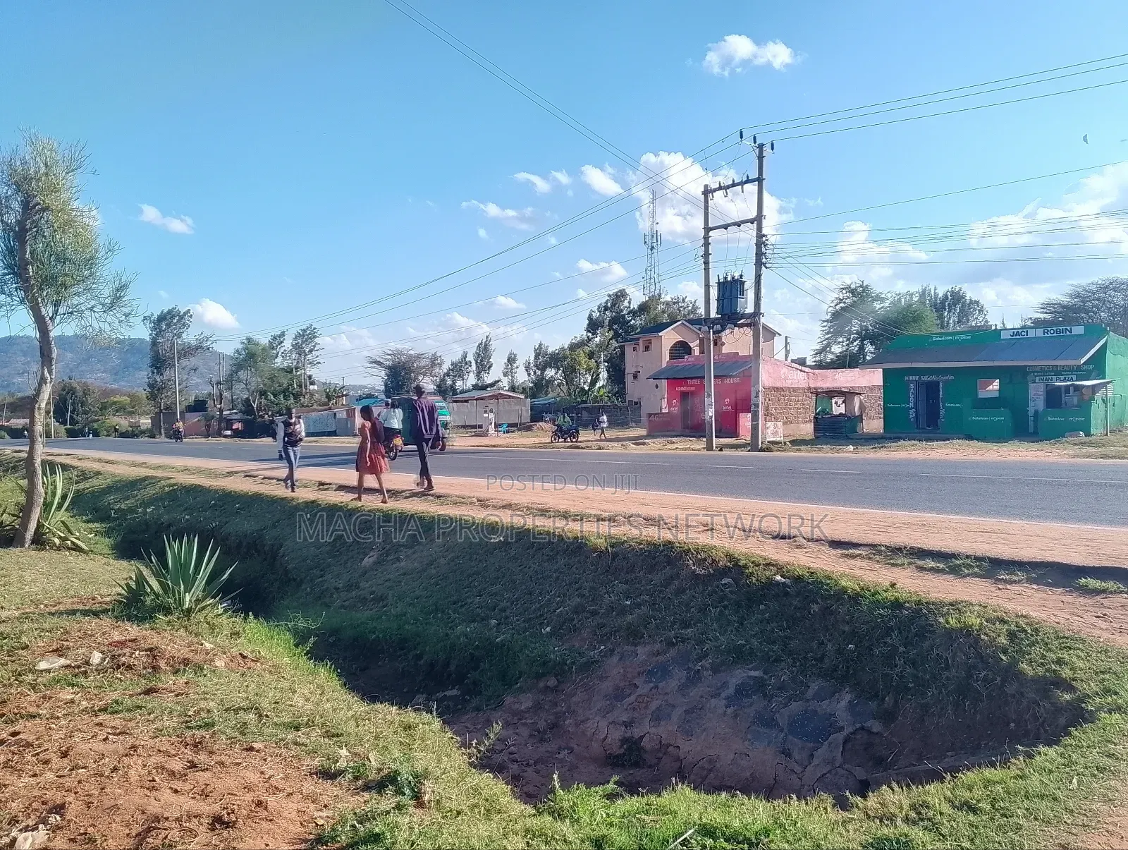 For Sale 50 by 100ft-Machakos Mavivye Market.