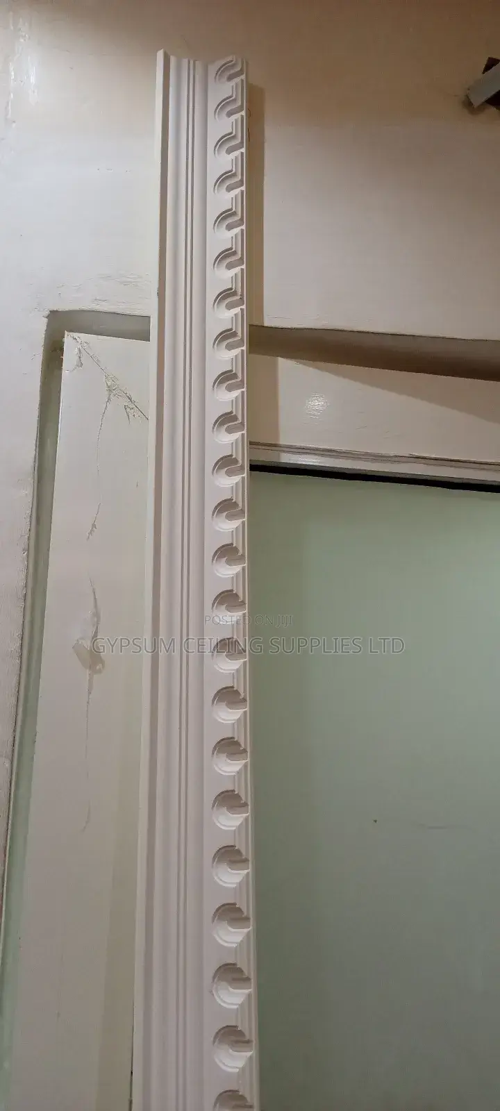 Pu Cornices