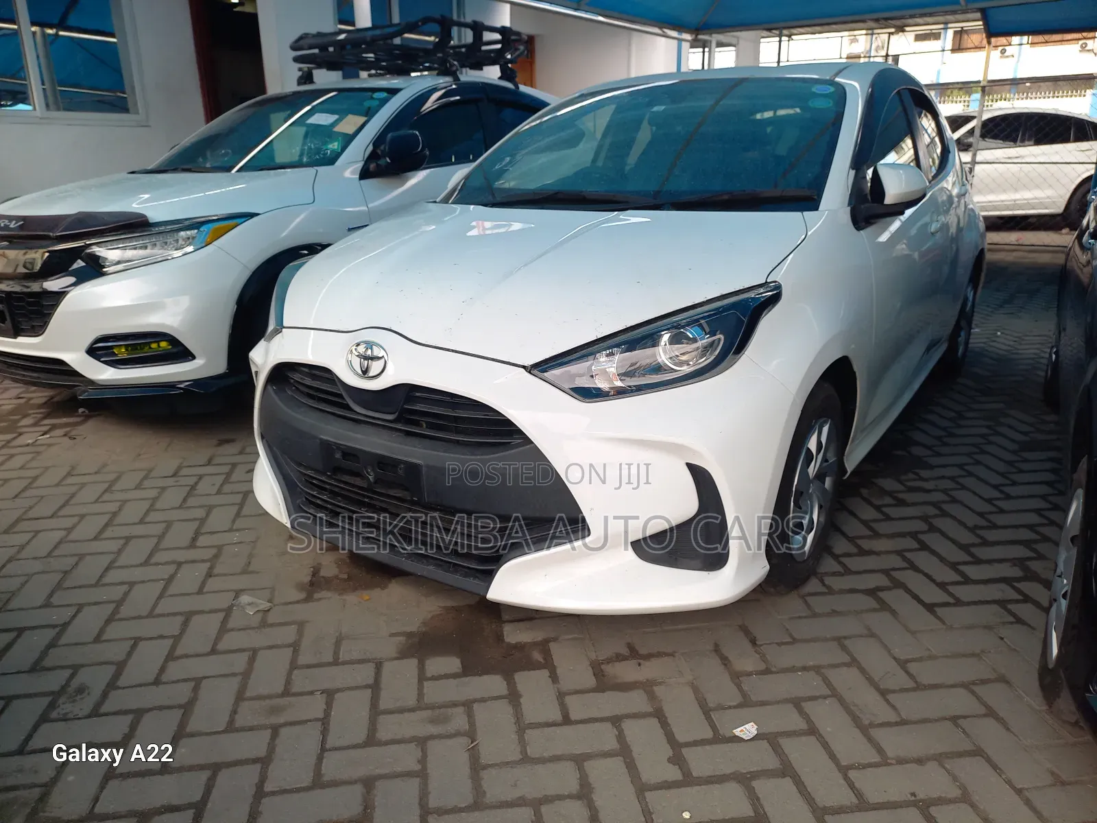Toyota Yaris LE Sedan 4dr 2019 White