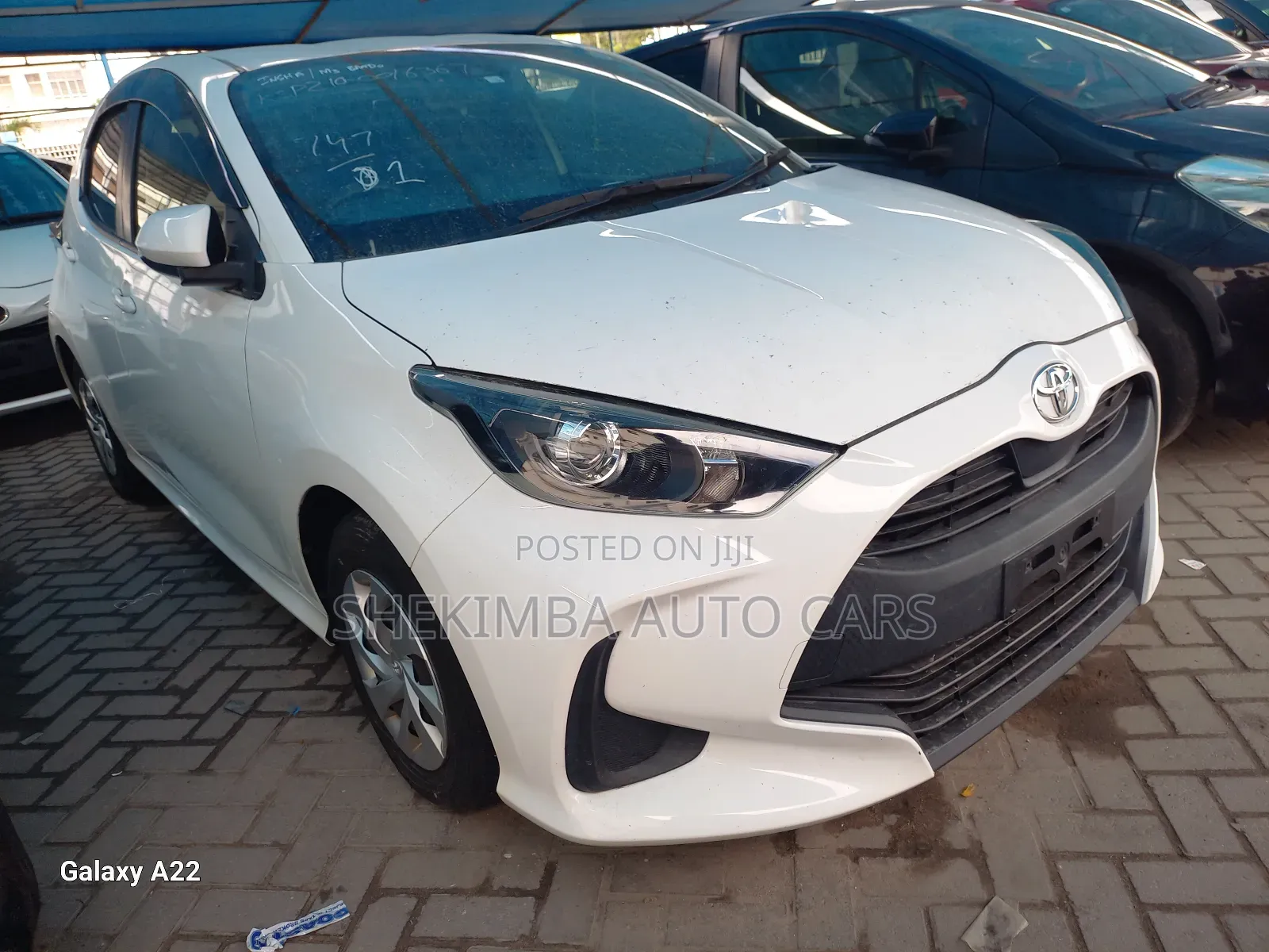 Toyota Yaris LE Sedan 4dr 2019 White