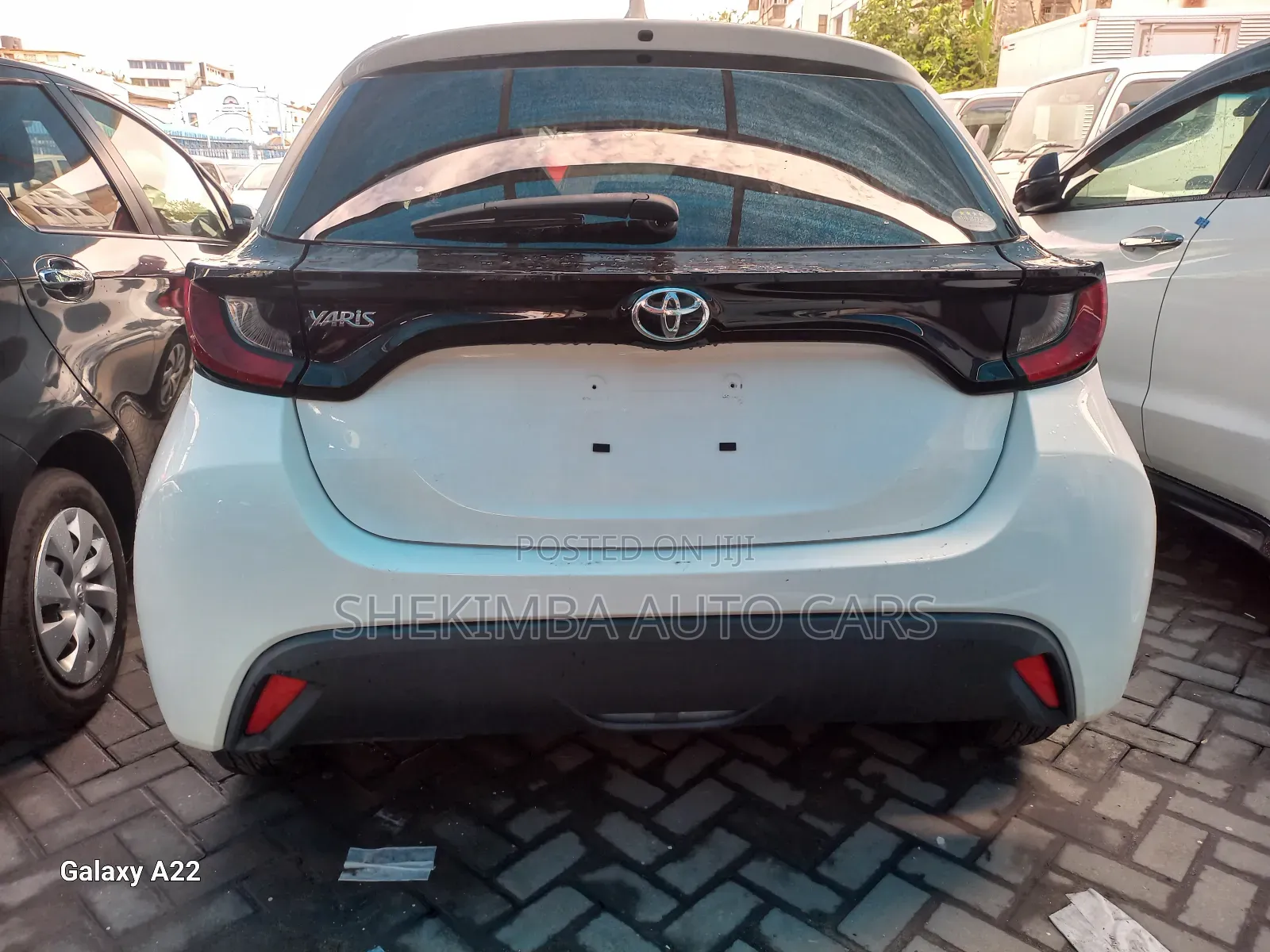Toyota Yaris LE Sedan 4dr 2019 White
