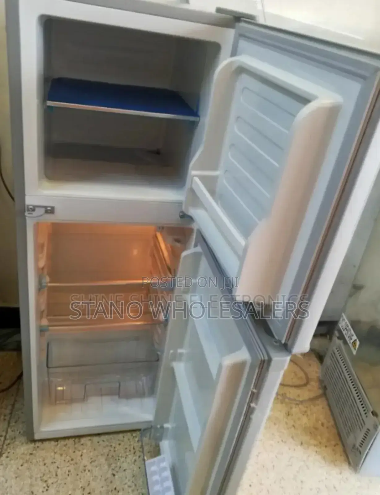 With Top Freezer - Ramtons 128litres Fridge