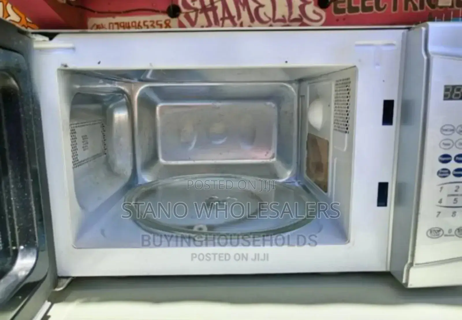 Large Electric Ramtoms Digital Microwave