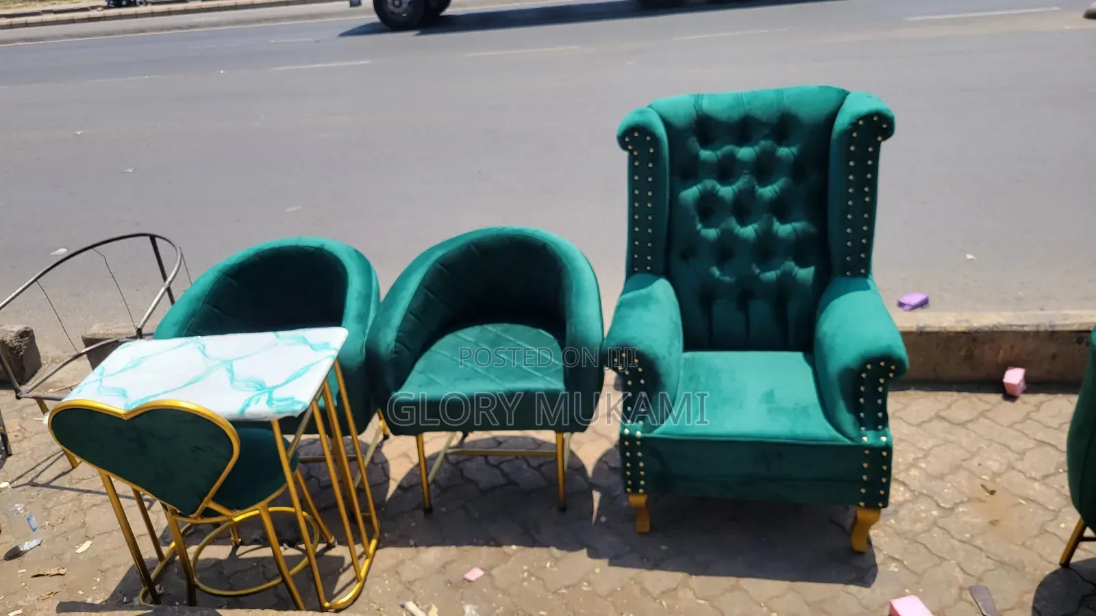Green Manicure Styling Chairs