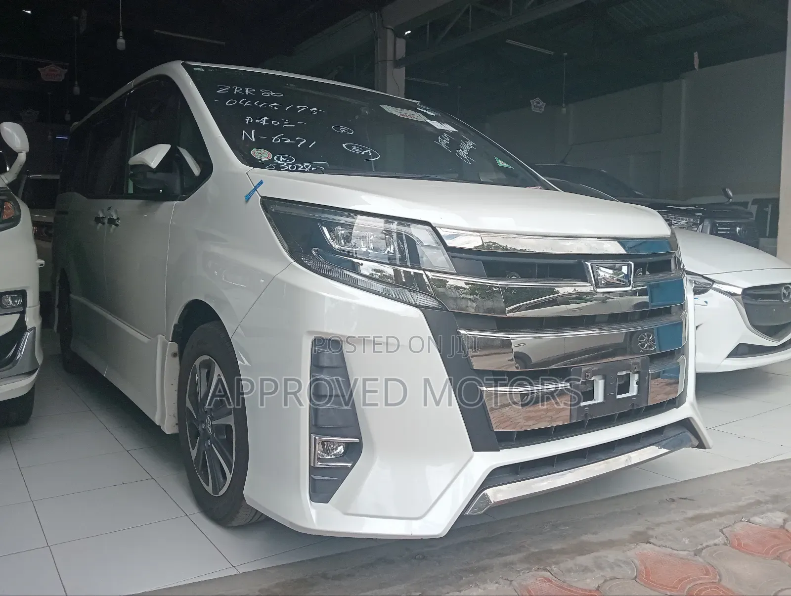 Toyota Noah 2019 White