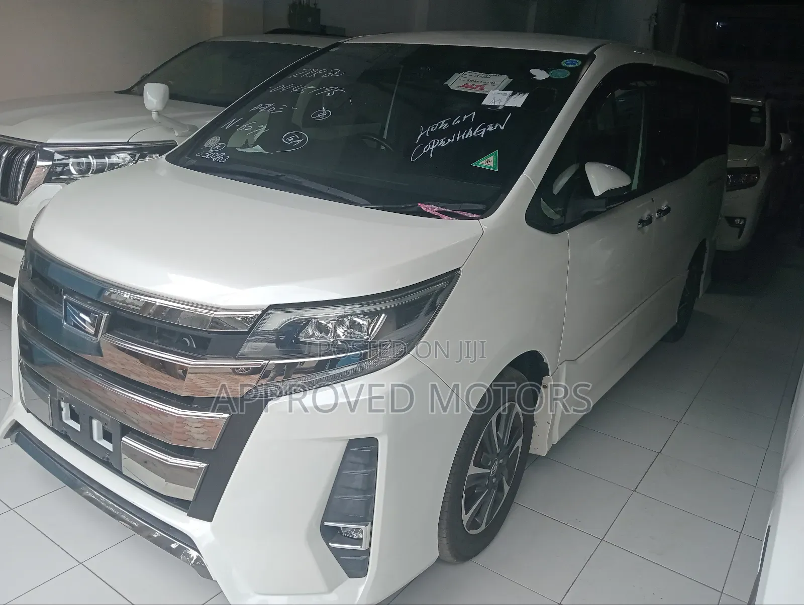 Toyota Noah 2019 White