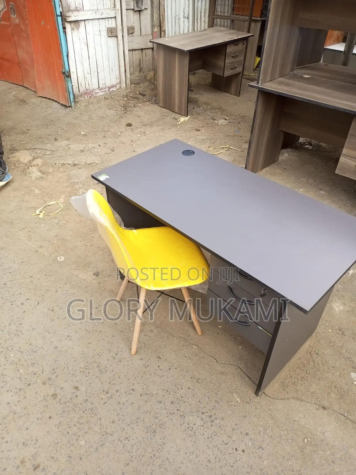 Office Desk And Chair 1m