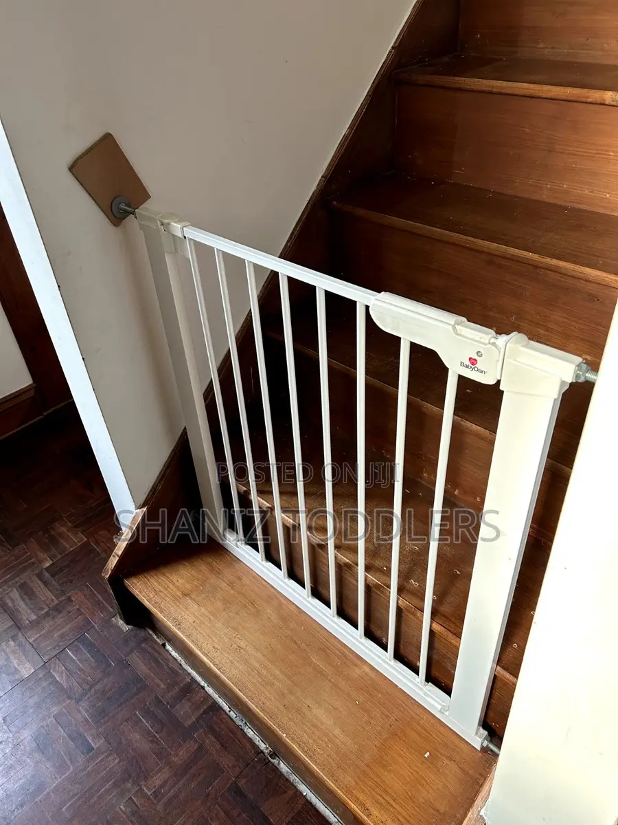 Heavy Duty Child Safety Gate – Metal Frame