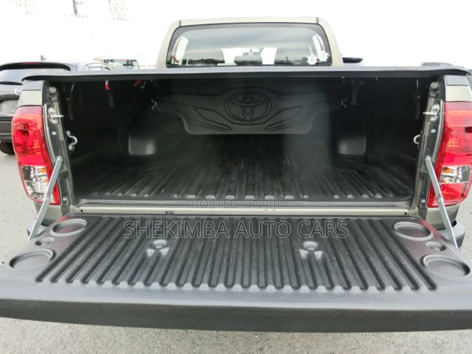 Toyota Hilux 2020 Gray