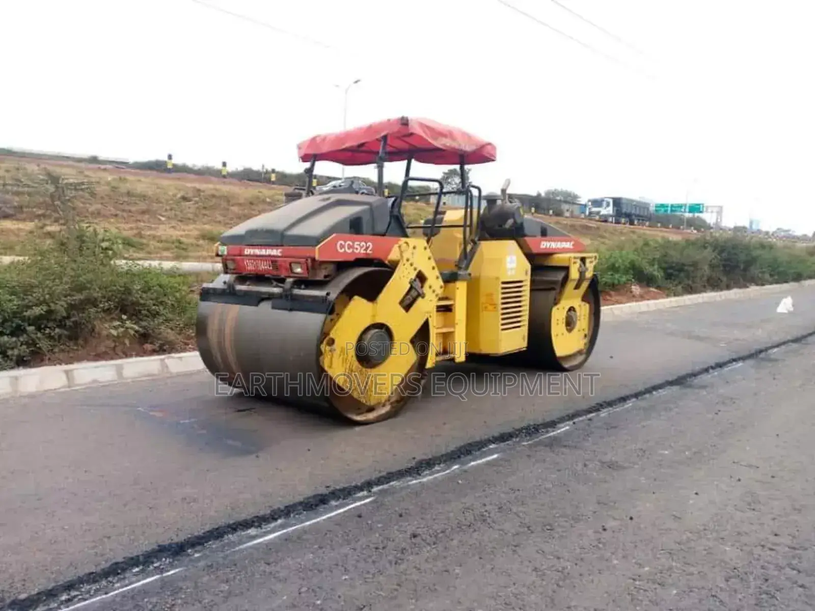 Asphalt Paver, Pneumatic Rollers, Smooth Roller And Sprayers Available