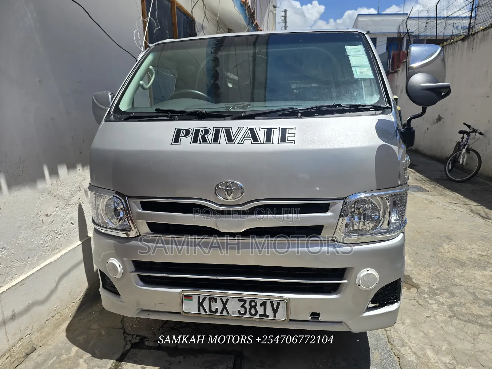 Toyota HiAce 2013 Silver