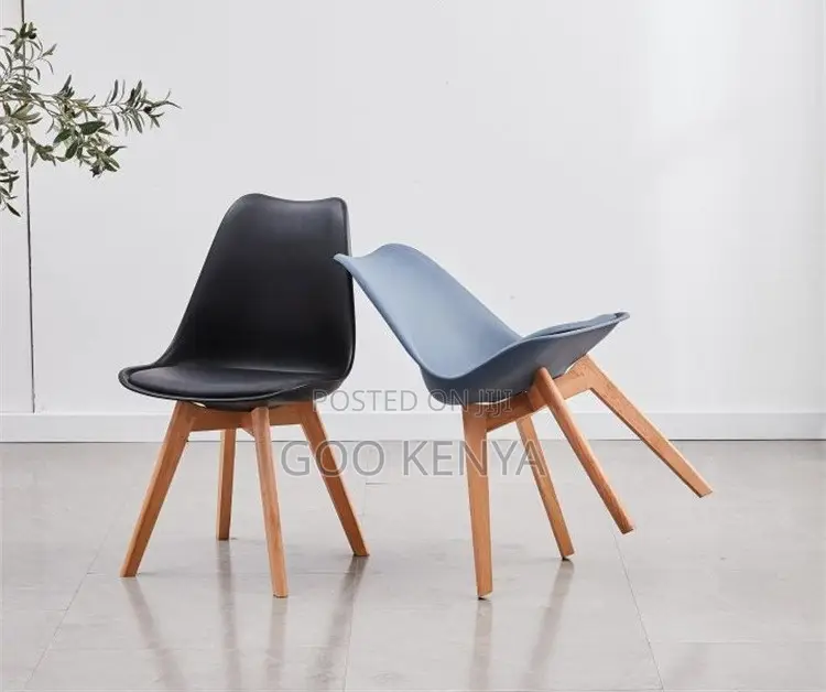 Outdoor Chair; Wood-Leg Plastic Upholstered Chair for Garden or Patio