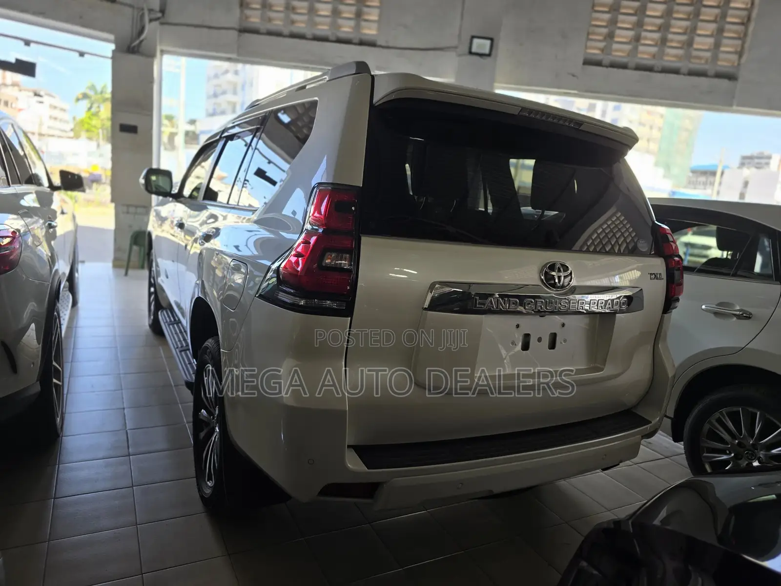 Toyota Land Cruiser Prado 2018 White