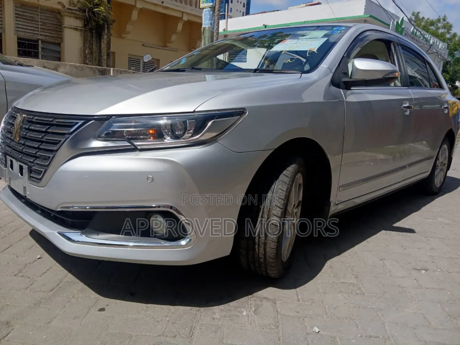 Toyota Premio 2018 Silver