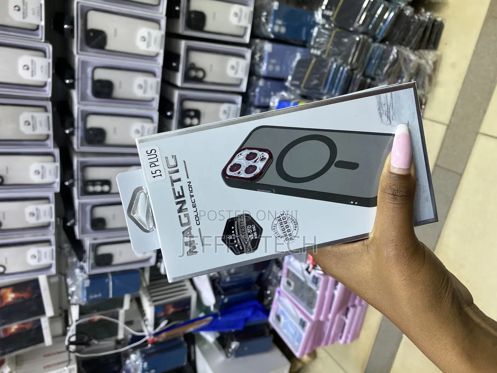 Suggles iPhone 15 Plus Compatible With Magsafe Transluscent
