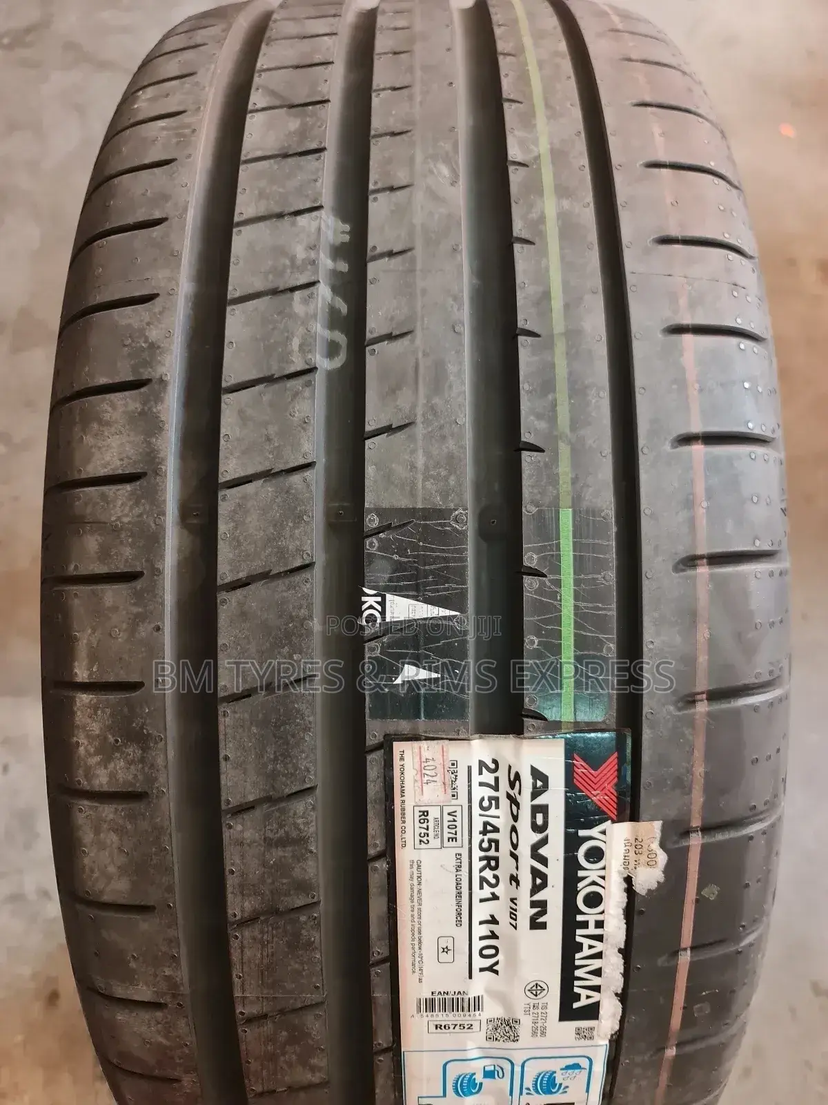 275 /45 R21 Yokohama Tyres (Japan)