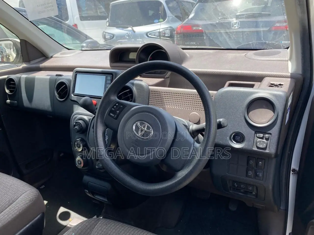 Toyota Porte 2018 White