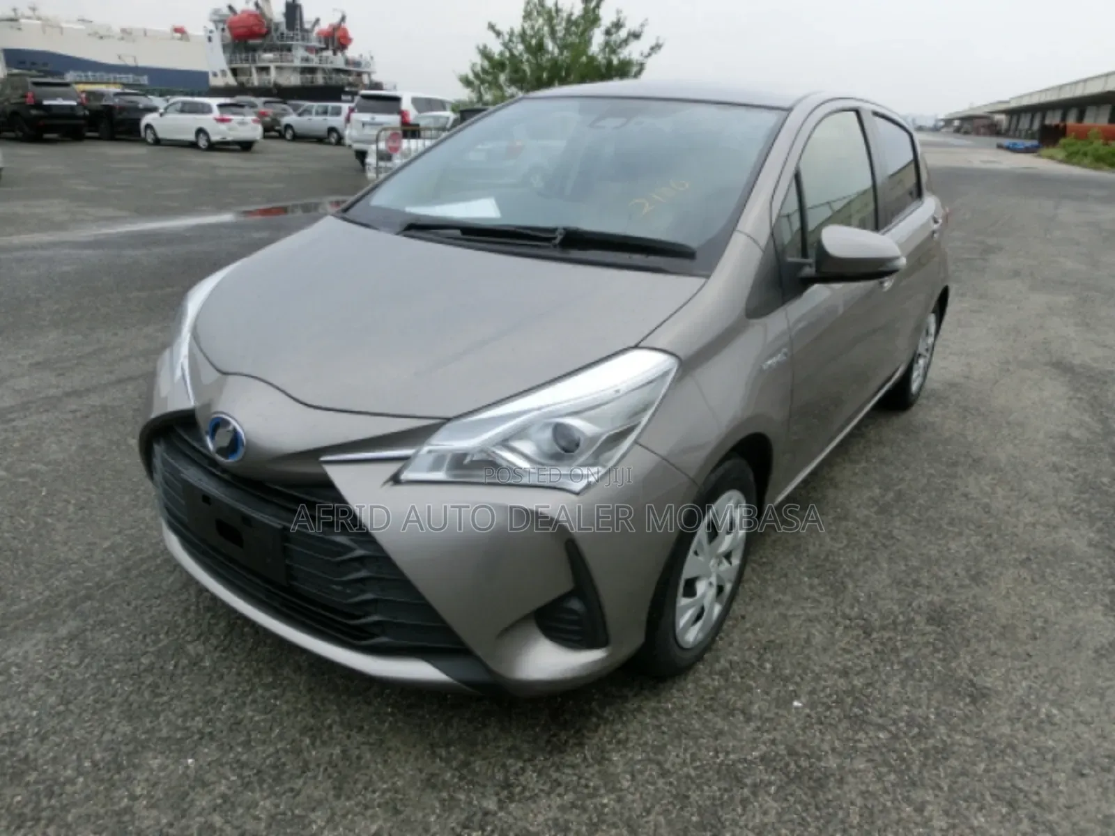 Toyota Vitz 1.3 FWD 5dr 2018 Gray
