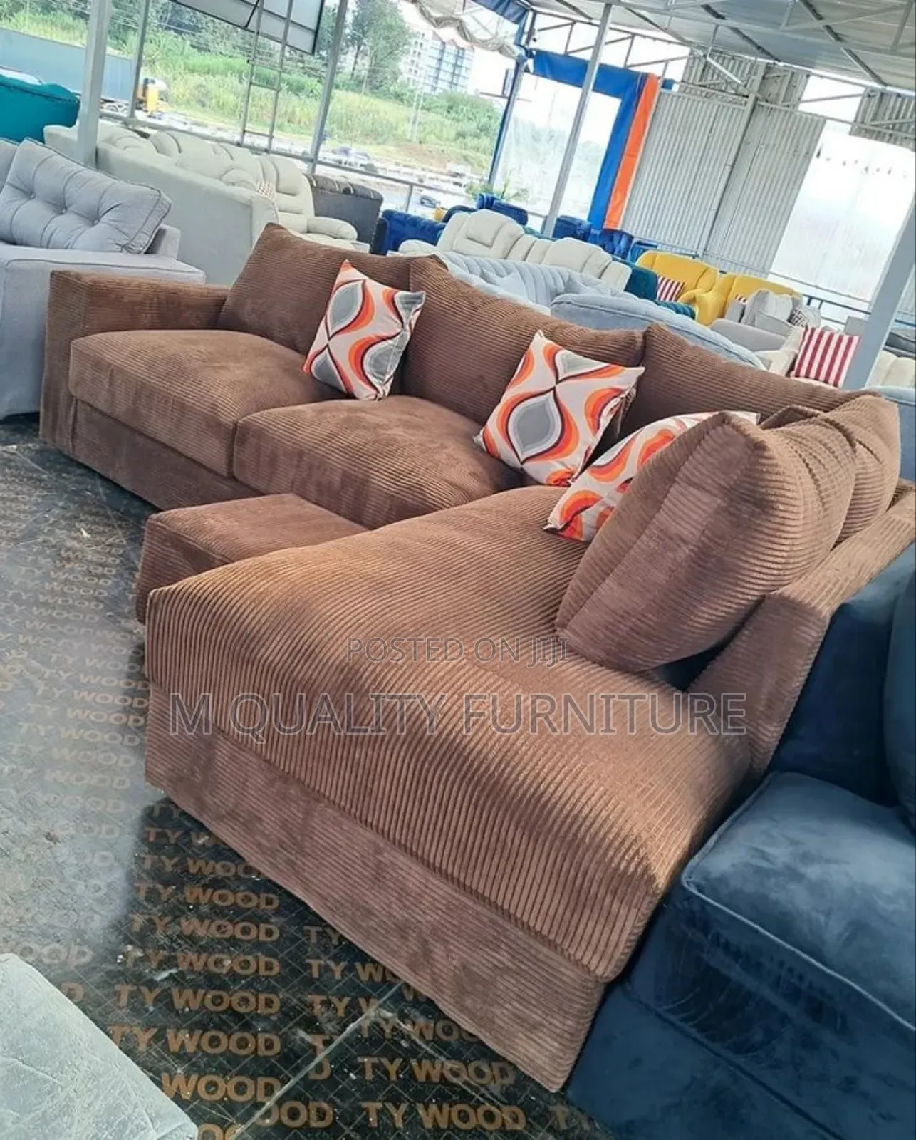 Brown Unique Stylish Royal Sofaa