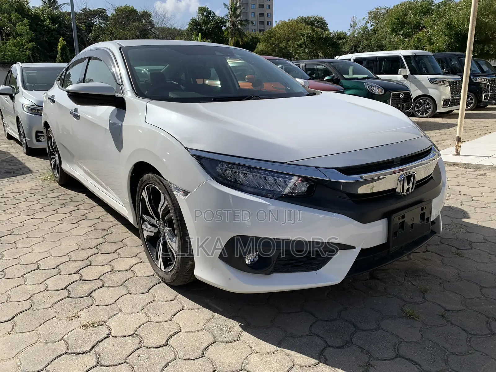 Honda Civic LX Sedan 2018 Off white