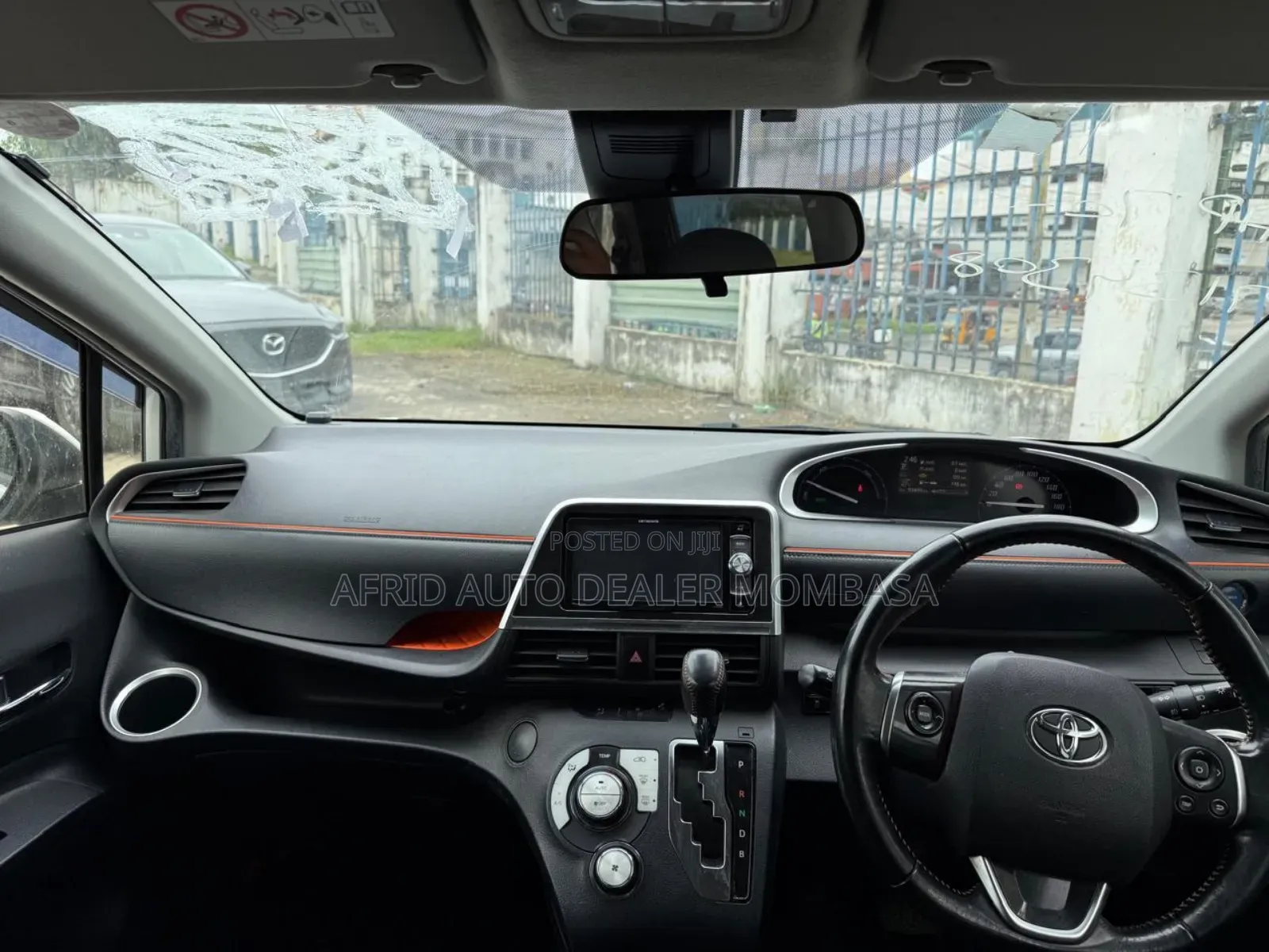 Toyota Sienta 1.5 Hybrid FWD (6-seater) 2019 White