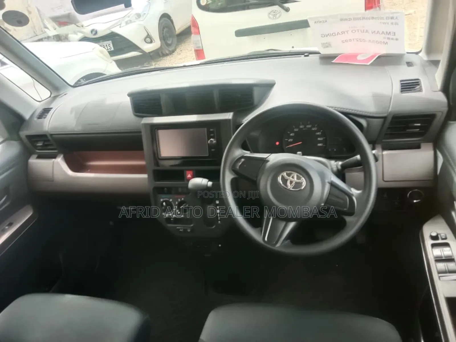 Toyota Tank 1.0 FWD 2019 White