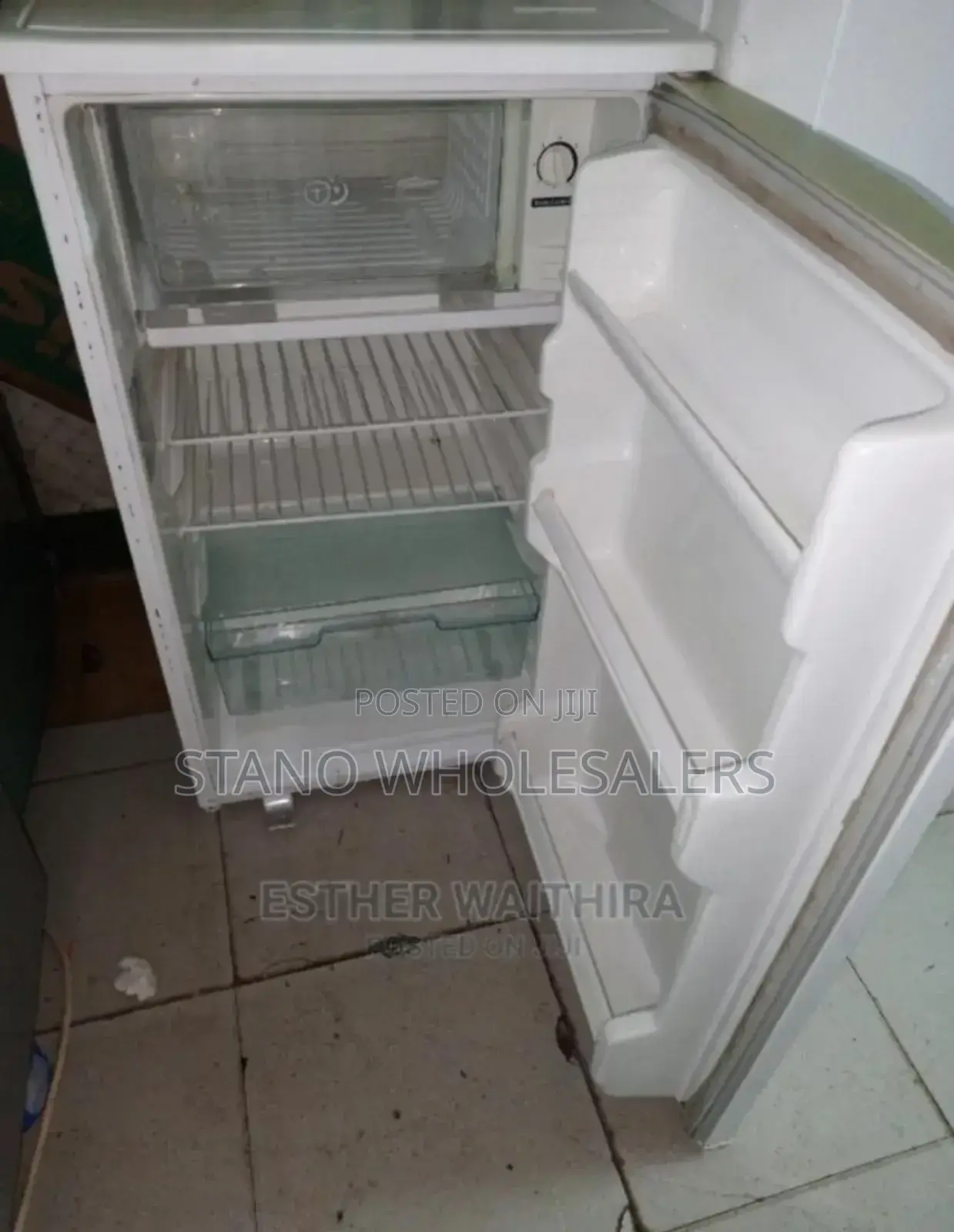 With Top Freezer. 90l Refrigerator. Hisense High Quality