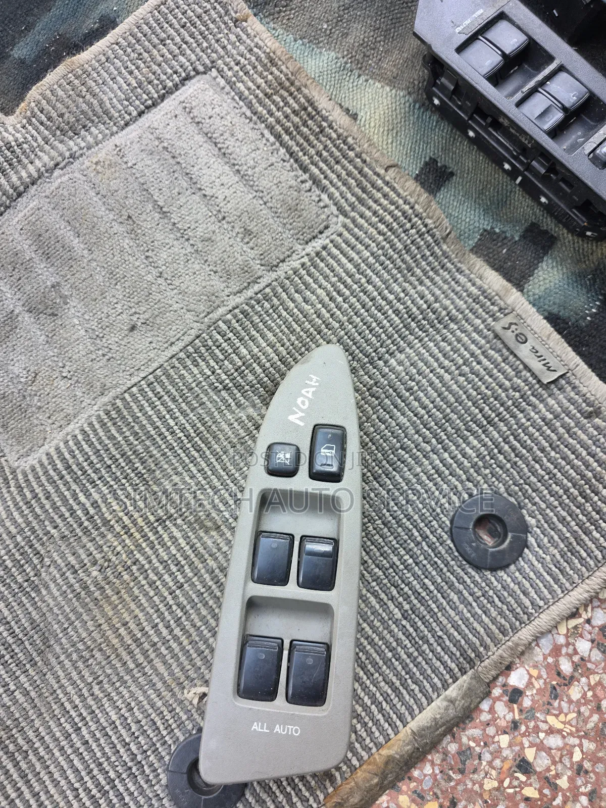 Toyota Noah Main Window Switch