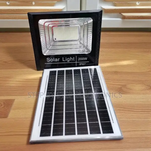 Powerful 100w Ip67 Waterproof Solar Flood Light With Inbuilt Battery