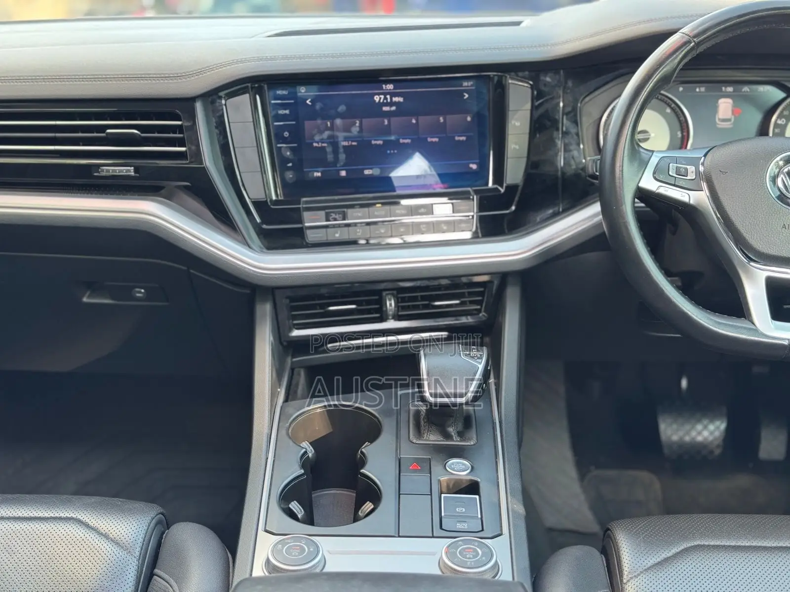 Volkswagen Touareg 2019 White