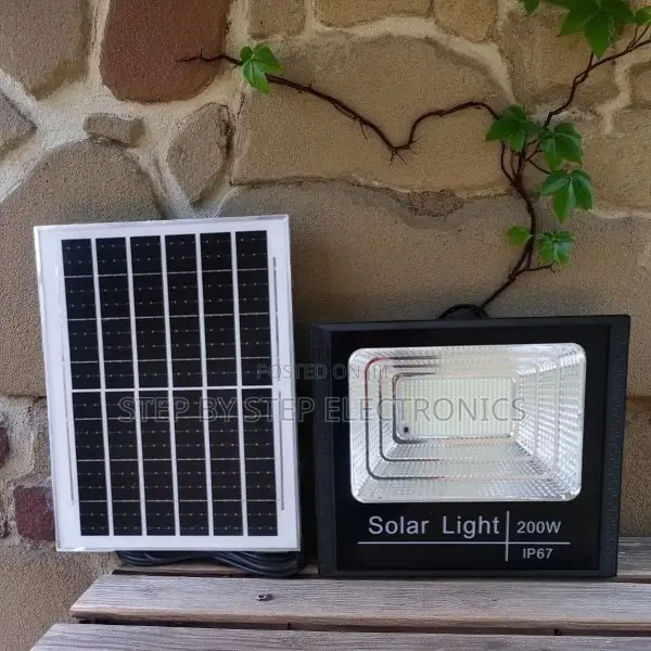 200w Solar Flood Light Ip67 Waterproof Maintenance Free Outdoor