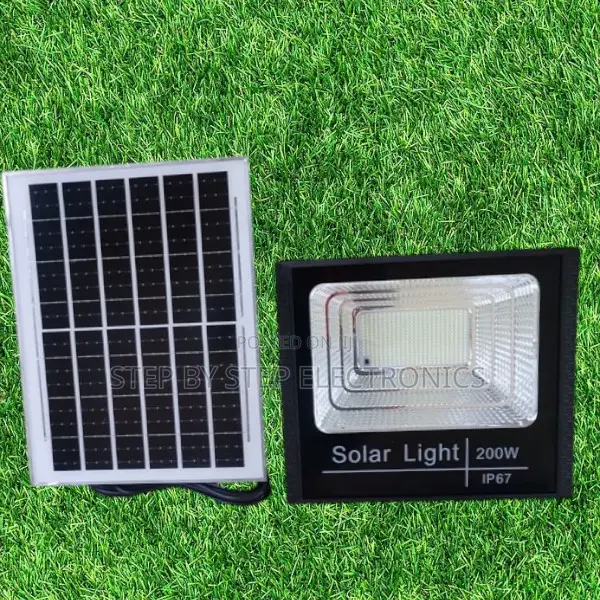 High Power 200w Solar Flood Light Ip67 Waterproof Longer Lifespan