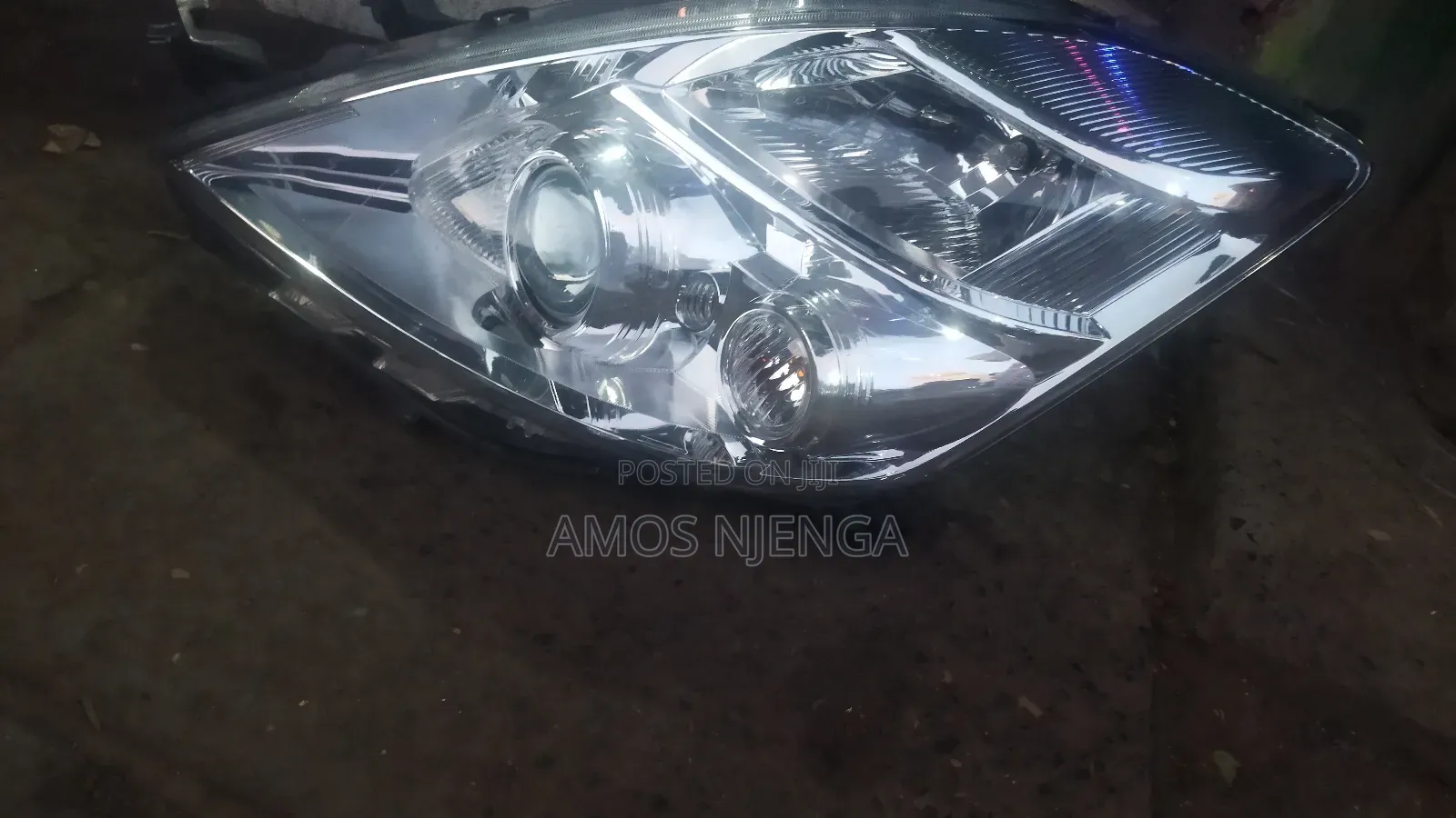 Toyota Isis 2007-2013 Headlight