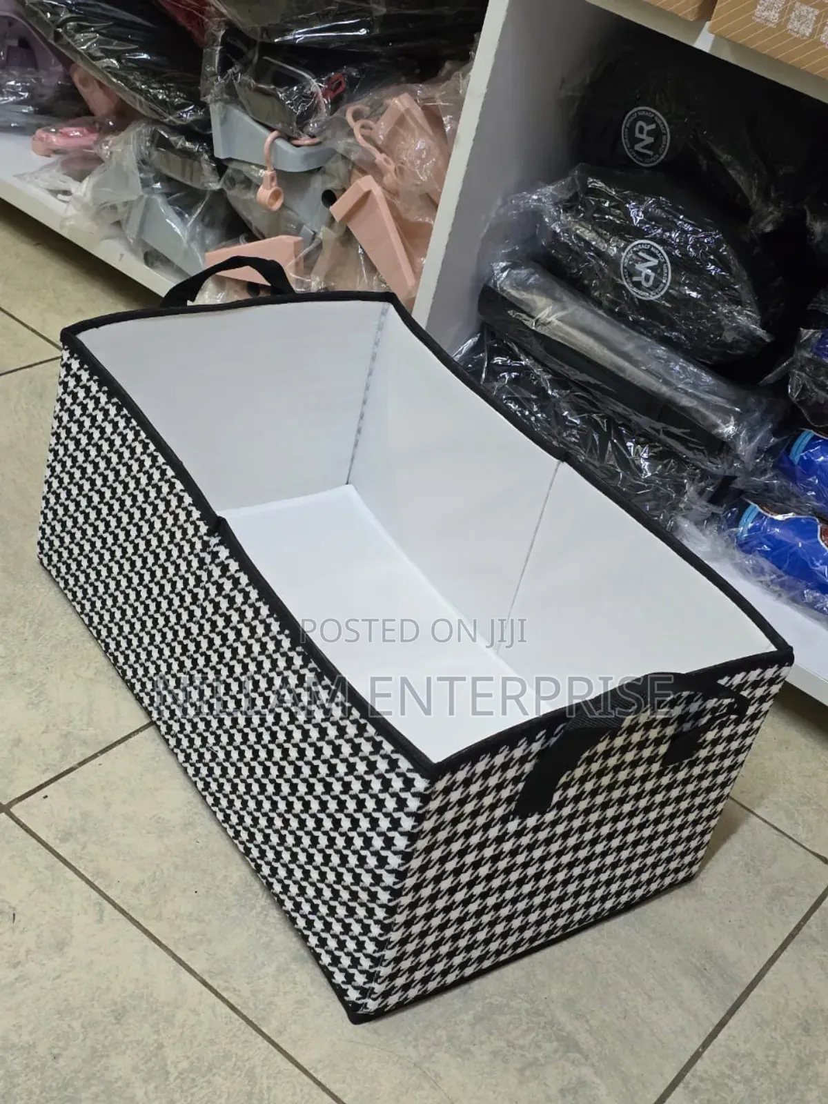 Collapsible Clothing Organizer*