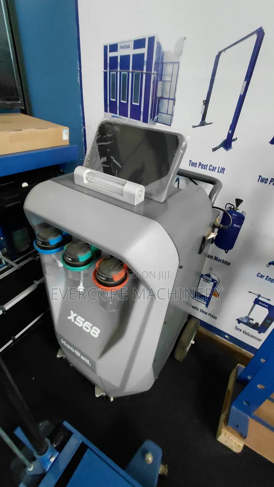 Commercial Computerized Car a/C Refilling Machine Haosail Italy.