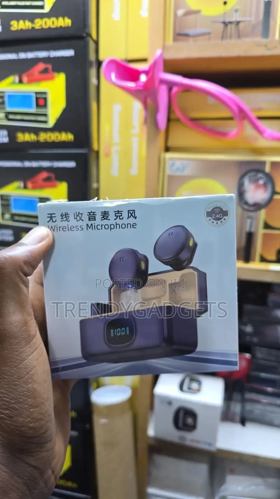 Portable Magnetic Lavalier Mic Q8/M2 for Content Creators