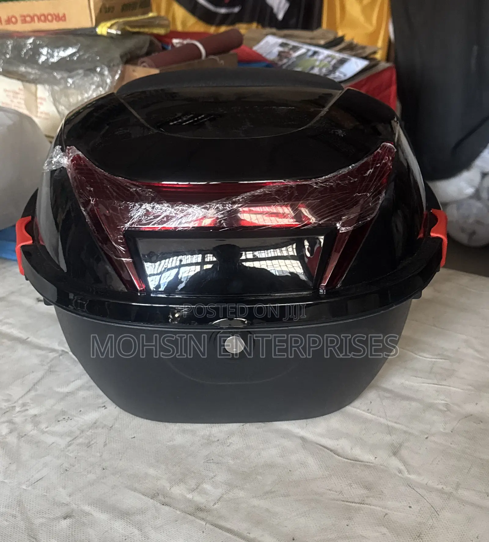 Sleek 37l Motorcycle Top Case With Lock Led Reflector Easy Fix