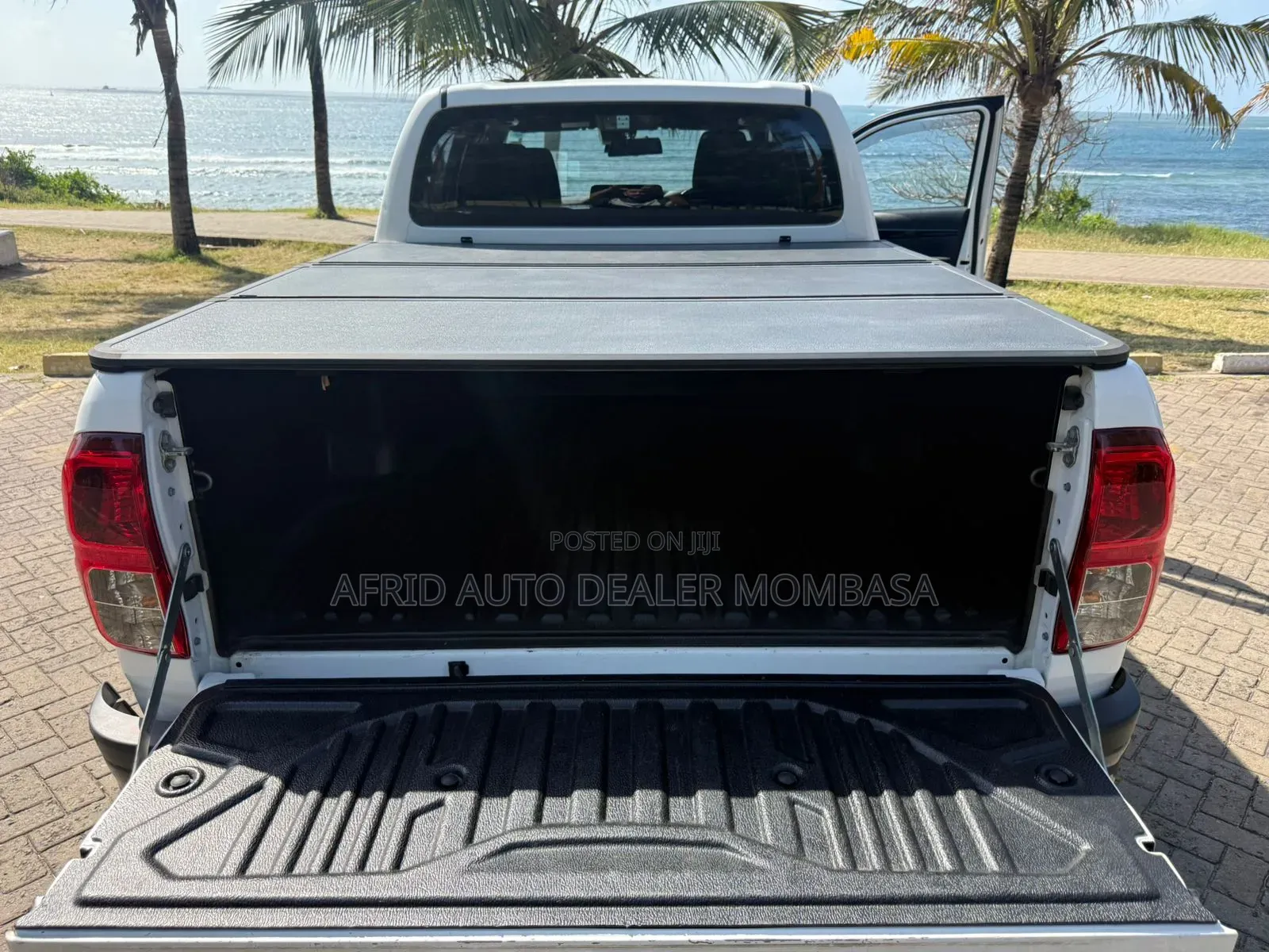 Toyota Hilux Revo Double Cab Deisel 2.4 AWD 2019 White