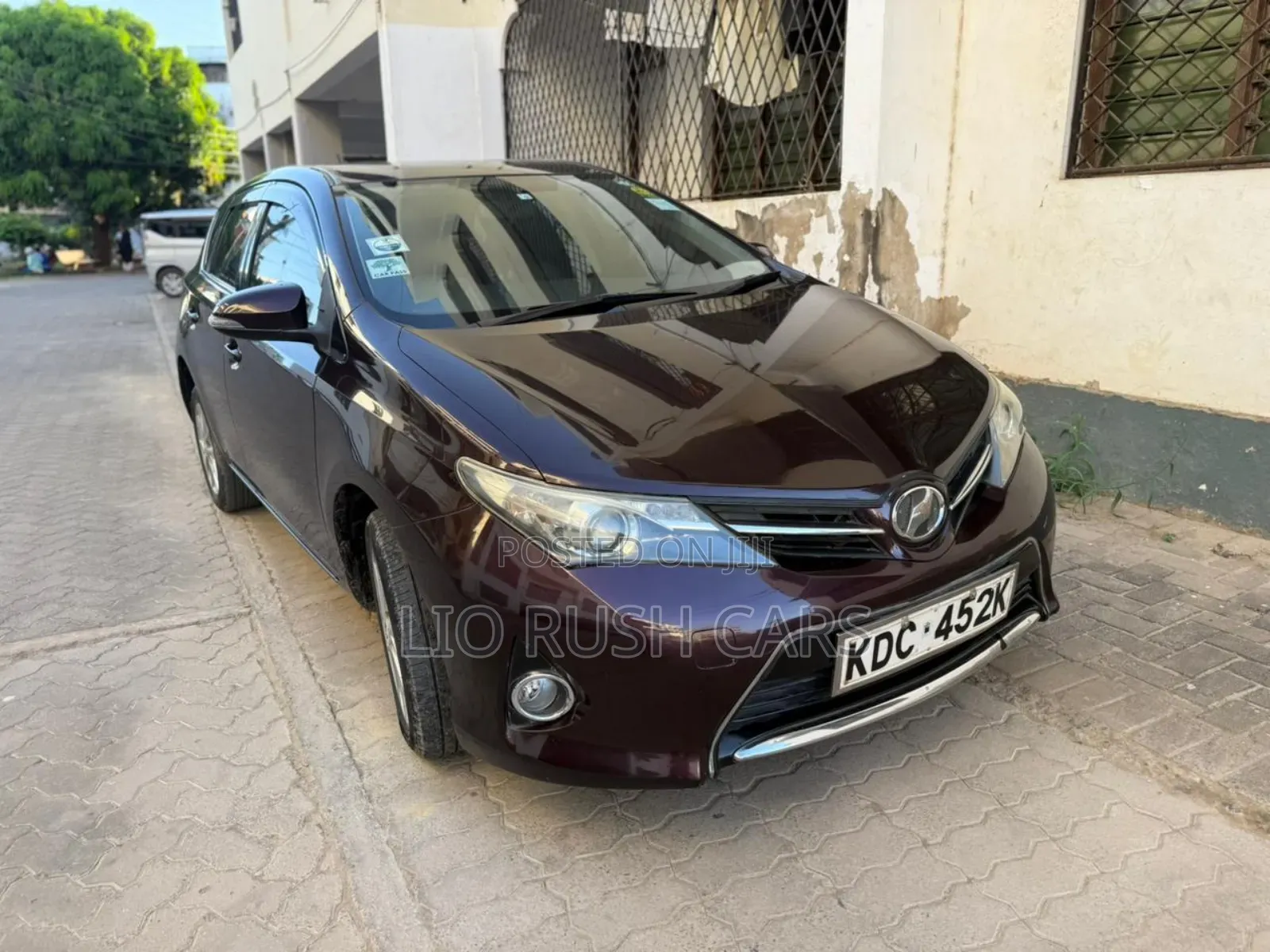 Toyota Auris 2014 Red
