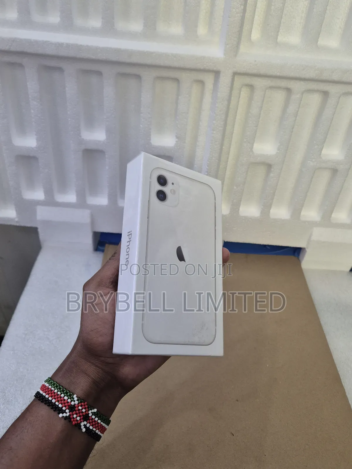New Apple iPhone 11 128 GB White
