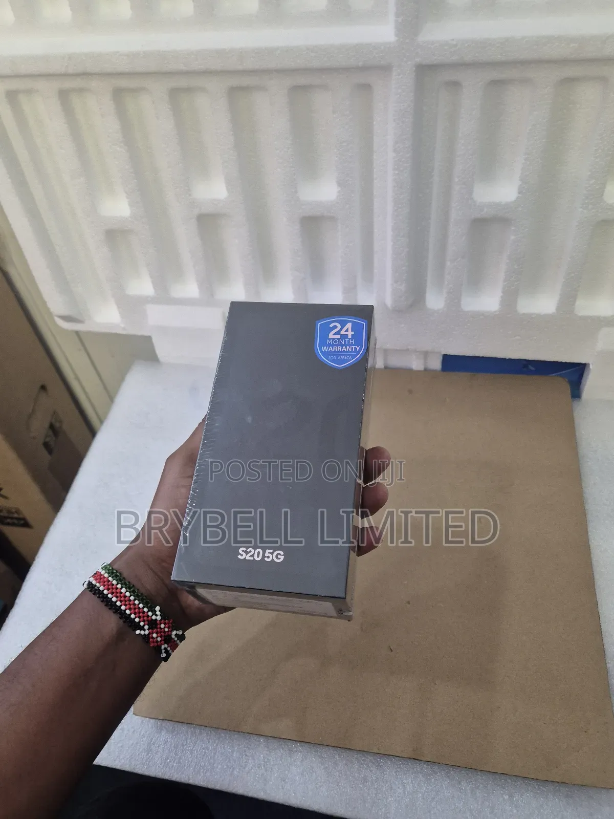 New Samsung Galaxy S20 128 GB White