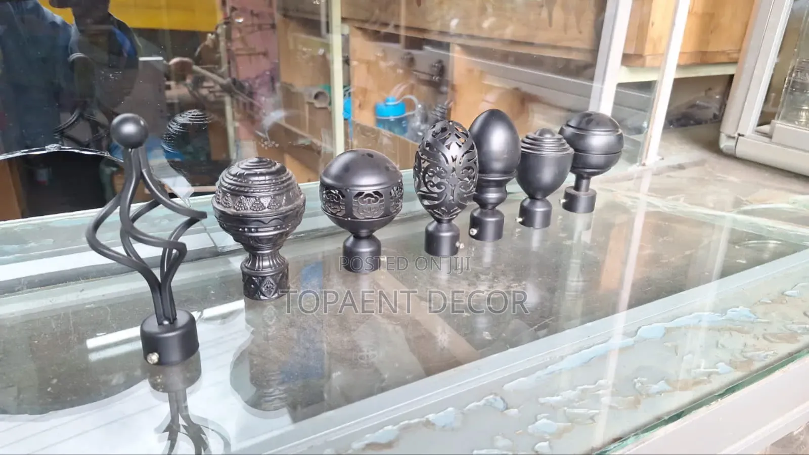 Powder Coated Black Different Designs End Flowers