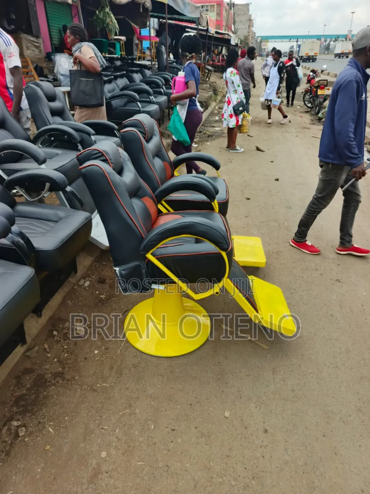 Movable Barber Chairs With Affordable Prices