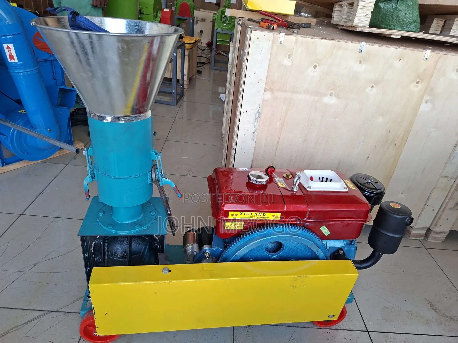 Feed Pelletixer Machine - Diesel Engine .