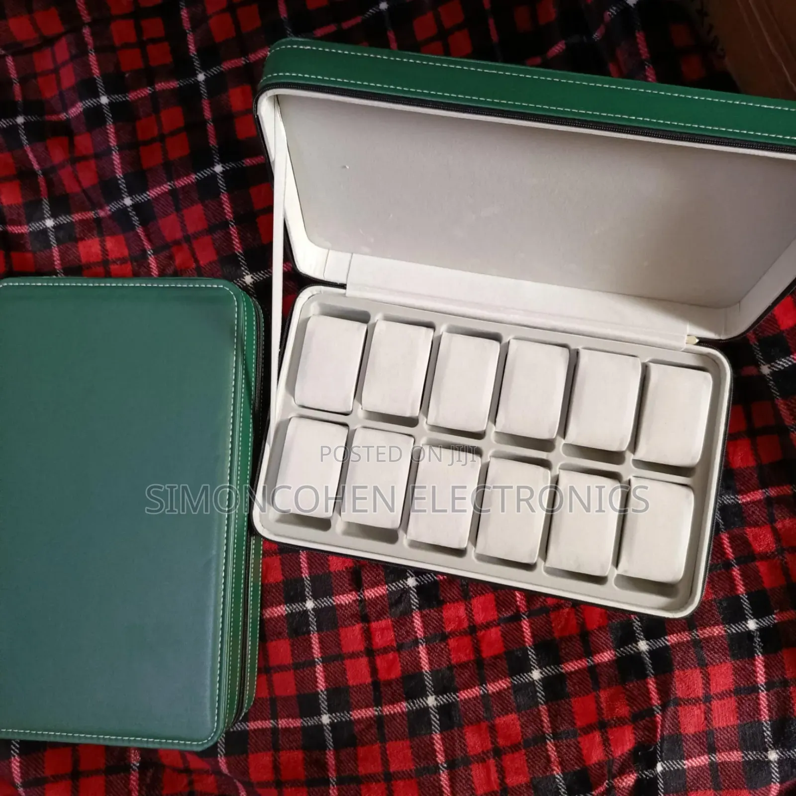 12 Slots Watch Organizer/Storage Box