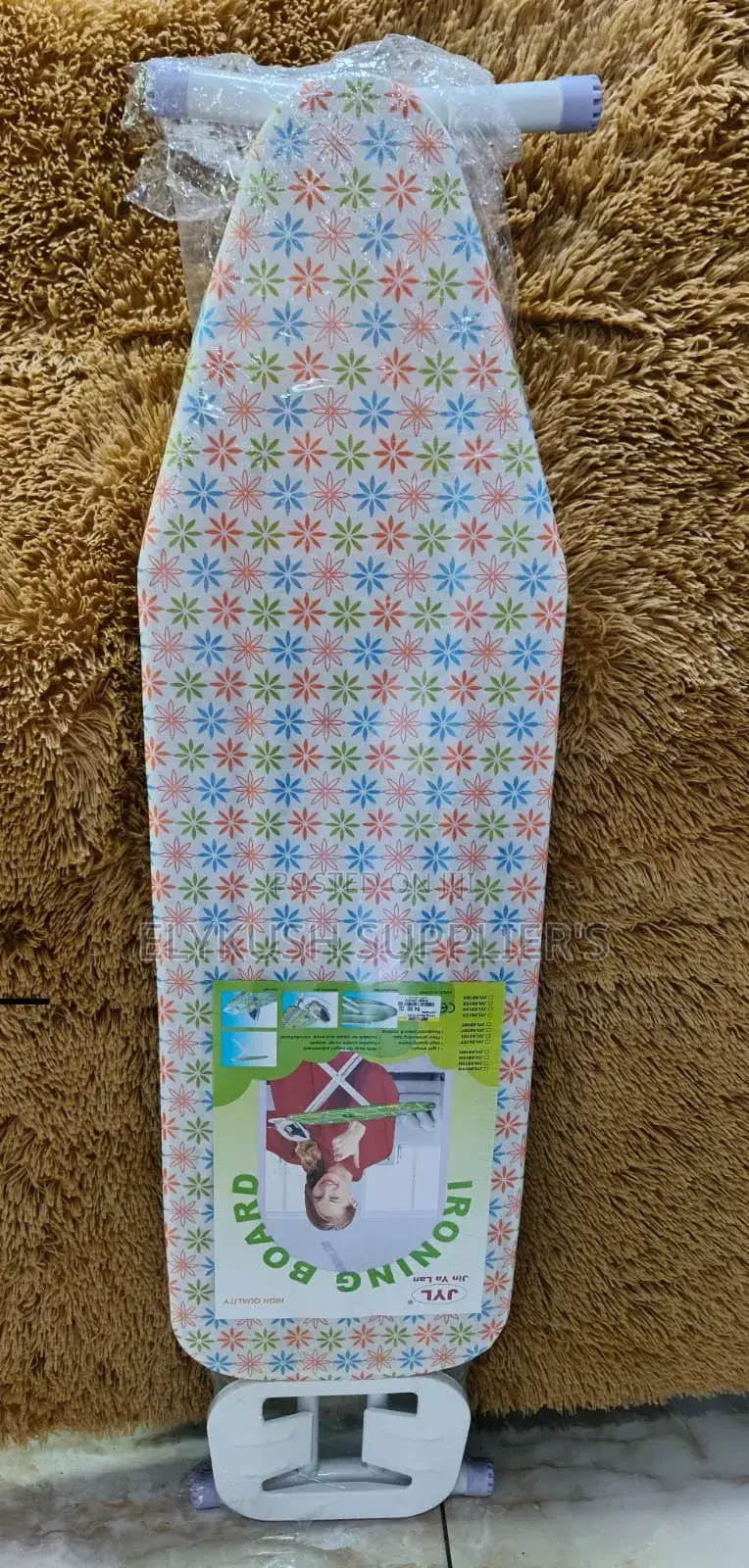 Metallic Ironing Board
Size Length 160cm, Width 53cm, Height 74c